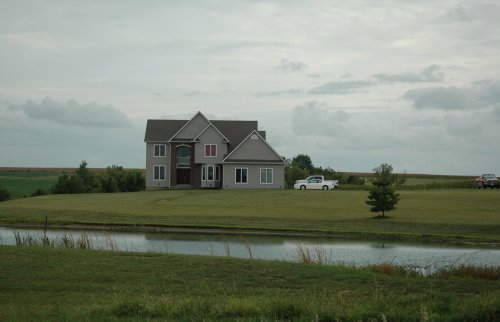 A lovely house. That would do me nicely. Kansas (2007)