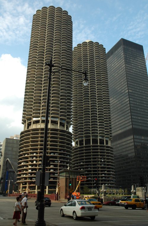 What a great building. The cars are parked in the lower half of the building, and the people live in the upper half. Chicago (2007)