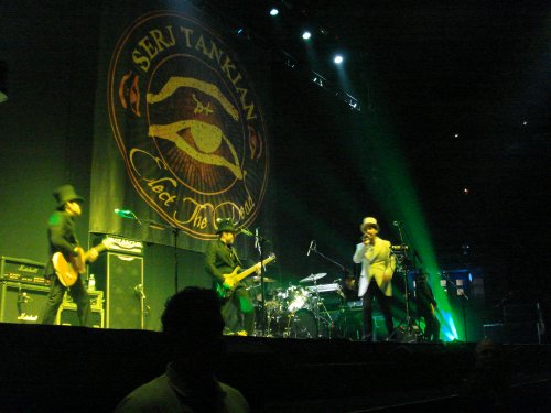 Serj Tankian show what they can do, they played around 8 songs and were on for around 40 minutes. Nottingham (2007)