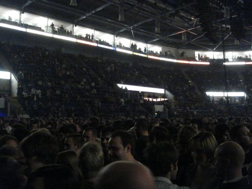 The stadium is nearly full… the Foo Fighters will be on in a few minutes. Nottingham (2007)