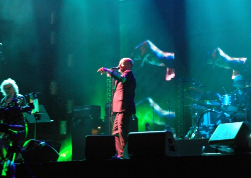 Michael Stipe does some shadow puppetry… I think it's suppose to be a rabbit. Manchester (2008)