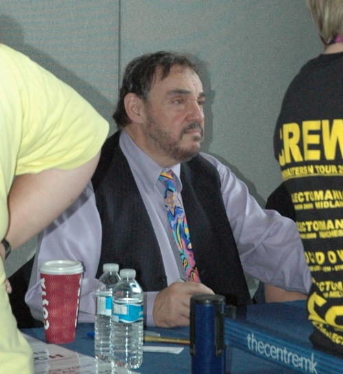 What an interesting tie John Rhys Davis is wearing. Milton Keynes (2008)