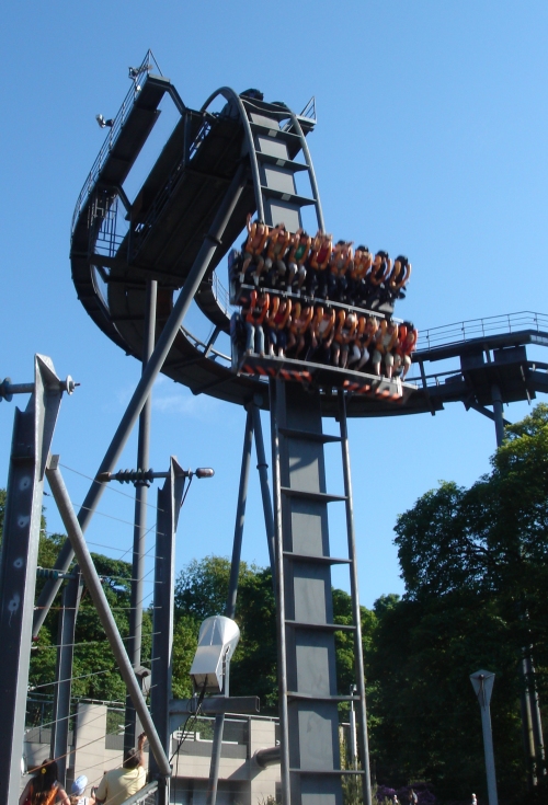 The Oblivion ride, down it comes, Alton Towers (2006)