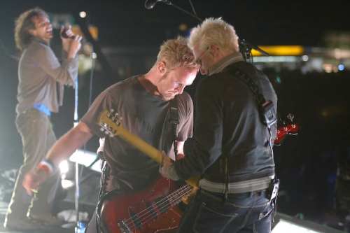 Some great guitar action from Pearl Jam, Reading (2006)