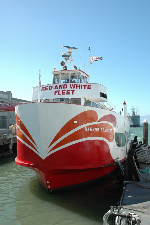 Bye bye boat, it was a nice trip around the bay. San Francisco (2007)