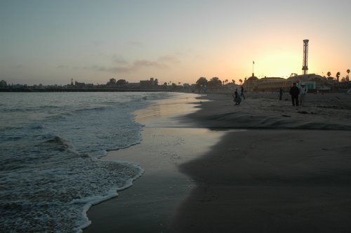 A lovely beach and sea, popular with surfers. Santa Cruz (2007)