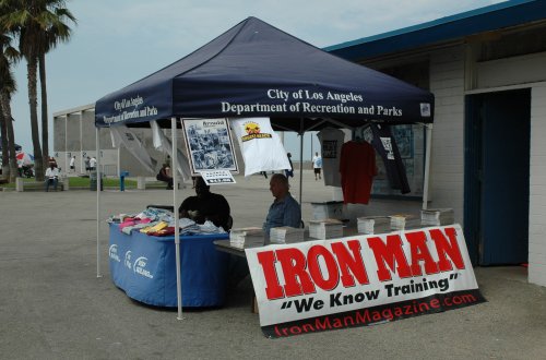 Iron Magazine try and sell subscriptions to muscle men who can read. Los Angeles (2007)