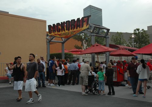 The Backdraft tour lots of things on fire and commentary from Ron Howard who was director on the Backdraft movie. Los Angeles (2007)