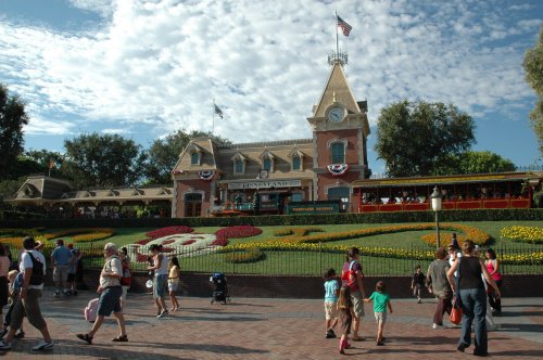 The entrance to the Disneyland theme park. Los Angeles (2007)