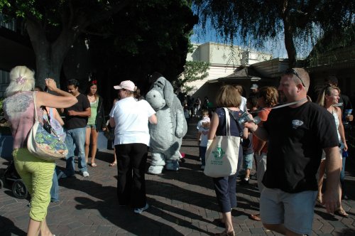 Hey, it's Eeyore from Winnie the Pooh, he looks sad... maybe he wasn't allowed his fag break. Los Angeles (2007)