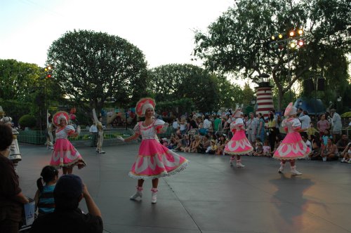 Some dancers from Alice in Wonderland I believe. They all put on a very entertaining and professional show for the children. Los Angeles (2007)