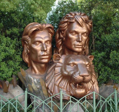 Siegfried and Roy (not sure which is which) before the accident. Las Vegas (2007)