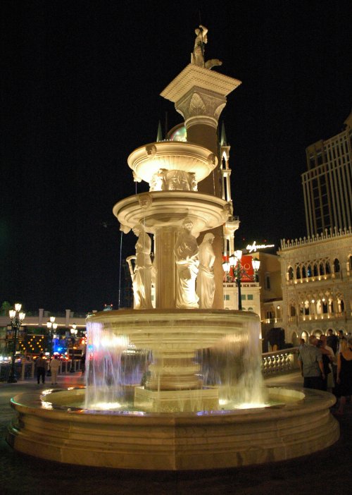 What a pretty fountain. Las Vegas (2007)