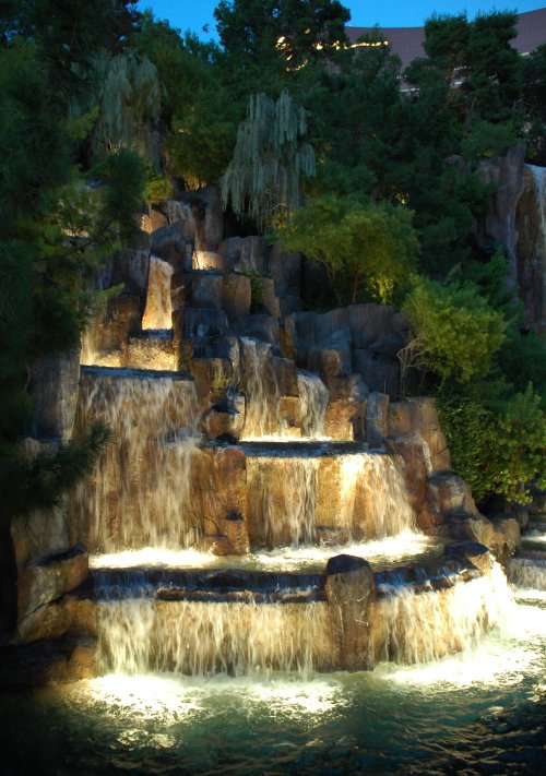 An even better photo of the pretty fountain. Las Vegas (2007)
