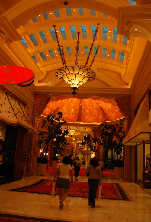 Inside the Wynn casino and hotel. Posh. Las Vegas (2007)
