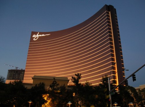 The Wynn casino and hotel and dusk. Las Vegas (2007)