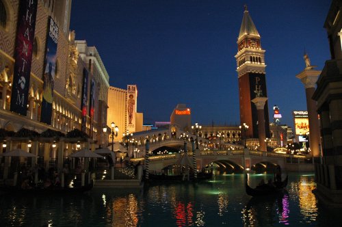 Another pretty night photo of the Venetian. Las Vegas (2007)