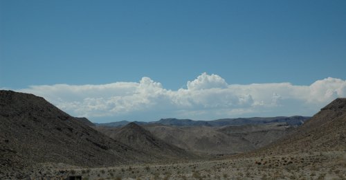 Lots of desert, not much signs of life. Arizona (2007)