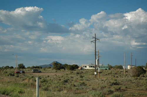 It must be difficult living in the middle of nowhere wonder it they've got the tinternet. Arizona (2007)