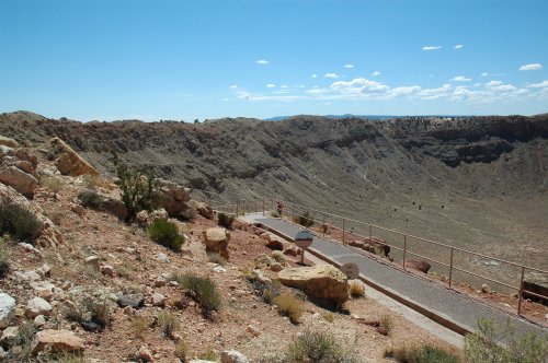 There were around 50 or so people there when we visited so it wasn't crowded at all, they had a nice gift shop where we bought some Arizona gold too. Arizona (2007)