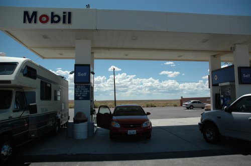 Filling up after leaving the Meter Crater. Gasoline was cheap, the whole journey from San Francisco to Chicago cost around 176 in Gas! We did 3638 miles in total! Another reason why England is such a rip-off dump. Arizona (2007)