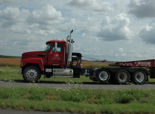 There are lots of big trucks like this on the American freeways, they go a lot faster than trucks in England. Texas (2007)