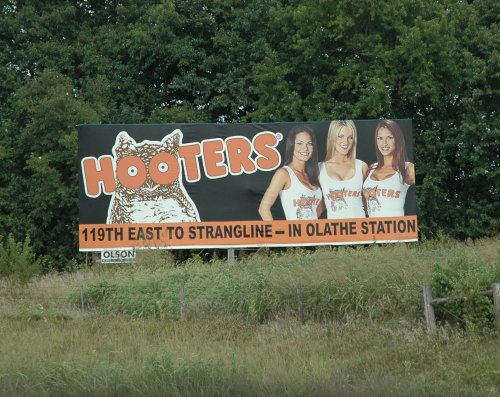 Hooters, want to make your parents proud ladies… then why not work here. Kansas (2007)